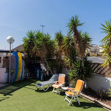 Banama Surfhouse - Coliving Coworking & Yoga Vendégház *