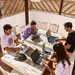 Πανσιόν Banama Surfhouse - Coliving Coworking & Yoga