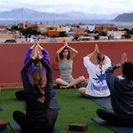 Banama Surfhouse - Coliving Coworking & Yoga Gasthof *
