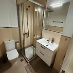 Banama Surfhouse - Coliving Coworking & Yoga 게스트하우스 *