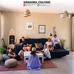 Banama Surfhouse - Coliving Coworking & Yoga 게스트하우스 코라레호