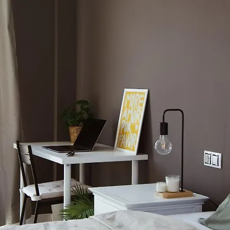 Pensión Banama Coliving & Coworking, Surf & Yoga - Casa Roja