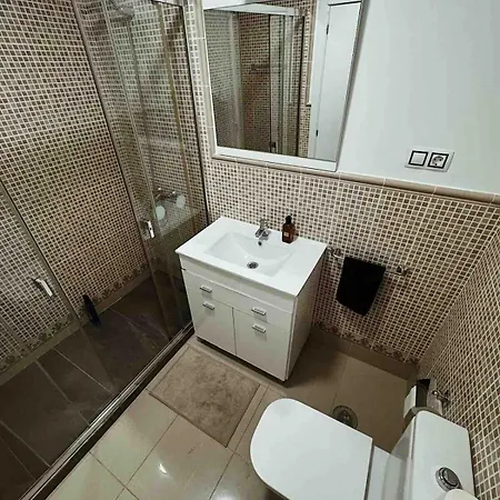 Pensión Banama Coliving & Coworking, Surf & Yoga - Casa Roja