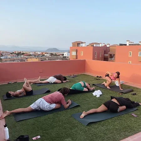Pensión Banama Coliving & Coworking, Surf & Yoga - Casa Roja *