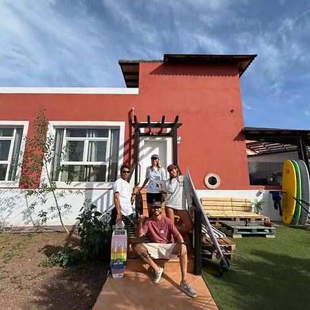 Banama Coliving & Coworking, Surf & Yoga - Casa Roja *
