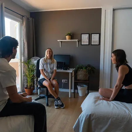 Pensión Banama Coliving & Coworking, Surf & Yoga - Casa Roja Corralejo
