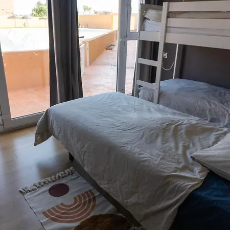 Banama Coliving & Coworking, Surf & Yoga - Casa Roja