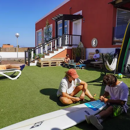 Pensión Banama Coliving & Coworking, Surf & Yoga - Casa Roja