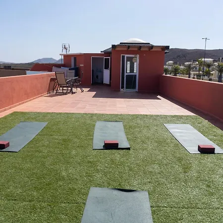 Banama Coliving & Coworking, Surf & Yoga - Casa Roja Κοραλέχο
