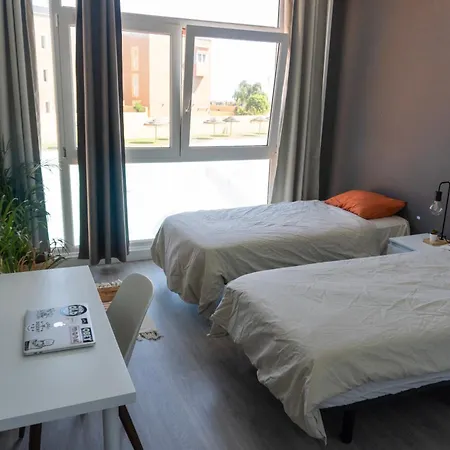 Banama Coliving & Coworking, Surf & Yoga - Casa Roja Κοραλέχο