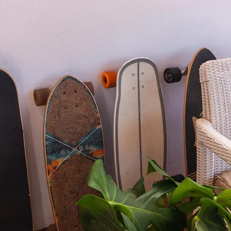Banama Coliving & Coworking, Surf & Yoga - Casa Roja * Κοραλέχο