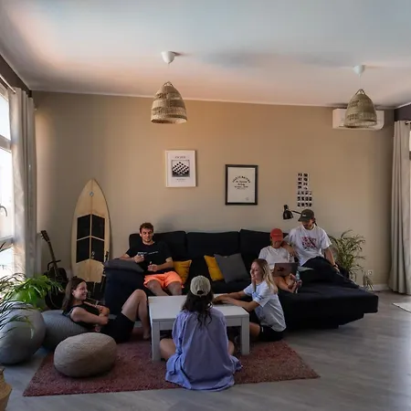 Pensión Banama Coliving & Coworking, Surf & Yoga - Casa Roja *