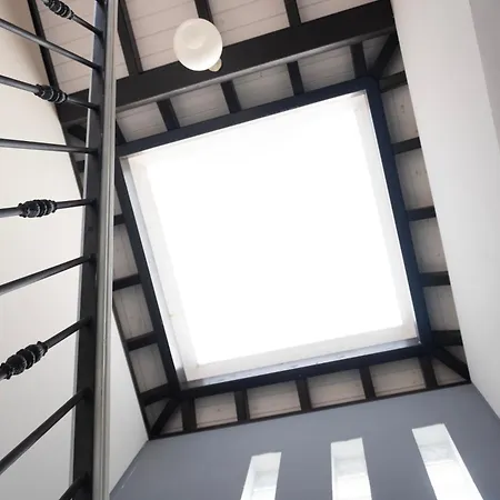 Banama Surfhouse - Coliving Coworking & Yoga 게스트하우스 코라레호