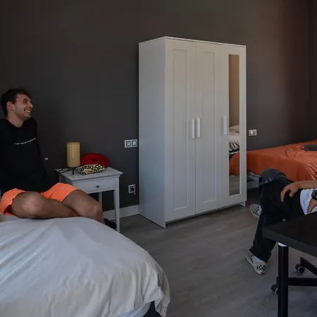 Banama Coliving & Coworking, Surf & Yoga - Casa Roja Πανσιόν Κοραλέχο