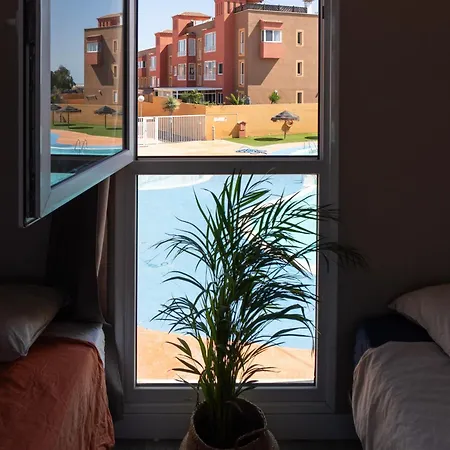 Pensión Banama Coliving & Coworking, Surf & Yoga - Casa Roja *