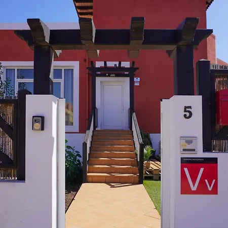 Banama Coliving & Coworking, Surf & Yoga - Casa Roja *