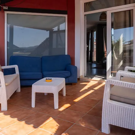 Banama Coliving & Coworking, Surf & Yoga - Casa Roja