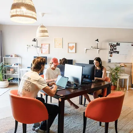 Banama Surfhouse - Coliving Coworking & Yoga Gasthuis *