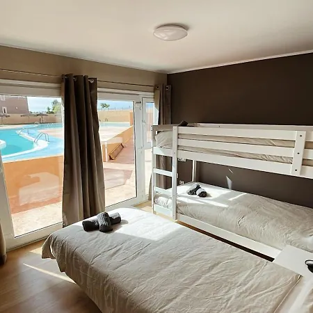 Banama Surfhouse - Coliving Coworking & Yoga Casa de hóspedes Corralejo