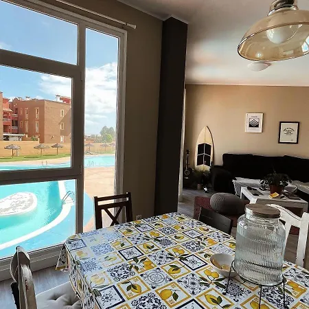 Casa de hóspedes Banama Surfhouse - Coliving Coworking & Yoga Corralejo