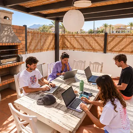 Banama Coliving 1 - Coworking, Surf & Yoga Pensjonat