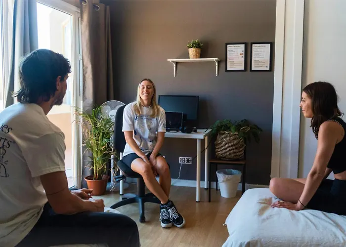 Banama Surfhouse - Coliving Coworking & Yoga Pensión