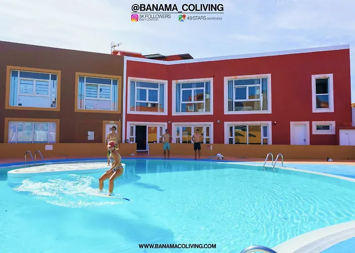 Banama Surfhouse - Coliving Coworking & Yoga Pensión