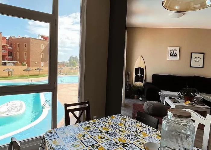 Banama Surfhouse - Coliving Coworking & Yoga Pensión Corralejo