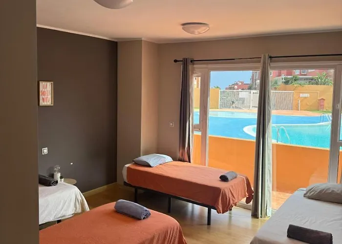 Banama Surfhouse - Coliving Coworking & Yoga בית הארחה