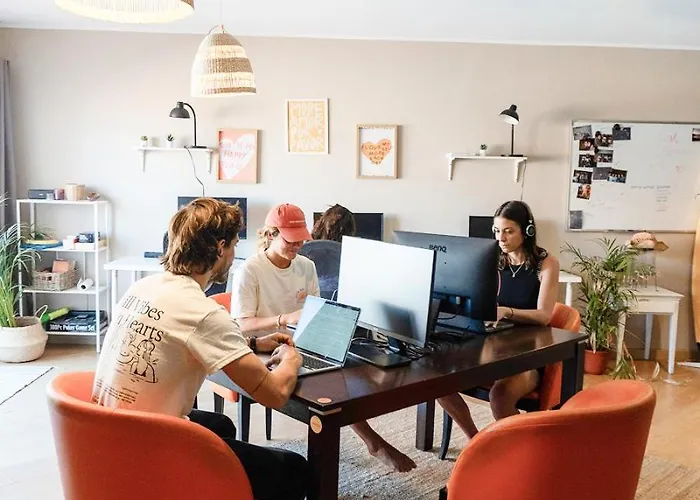 Banama Surfhouse - Coliving Coworking & Yoga קורלחו