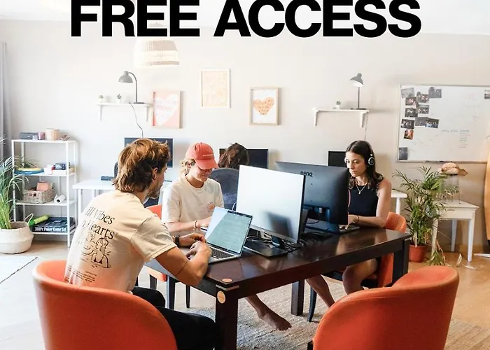 Banama Surfhouse - Coliving Coworking & Yoga Gasthuis *