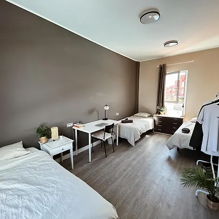 Banama Coliving & Coworking, Surf & Yoga - Casa Roja *