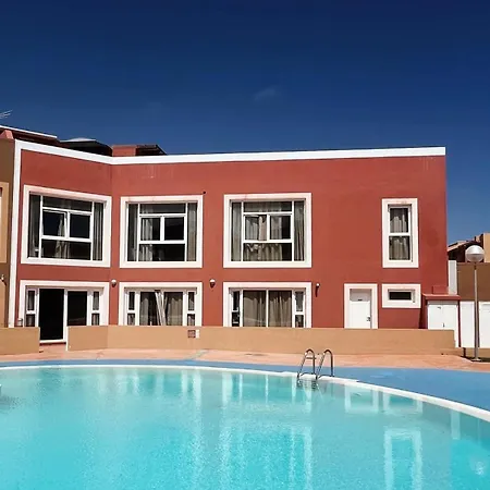 Guest house Banama Coliving & Coworking, Surf & Yoga - Casa Roja Corralejo